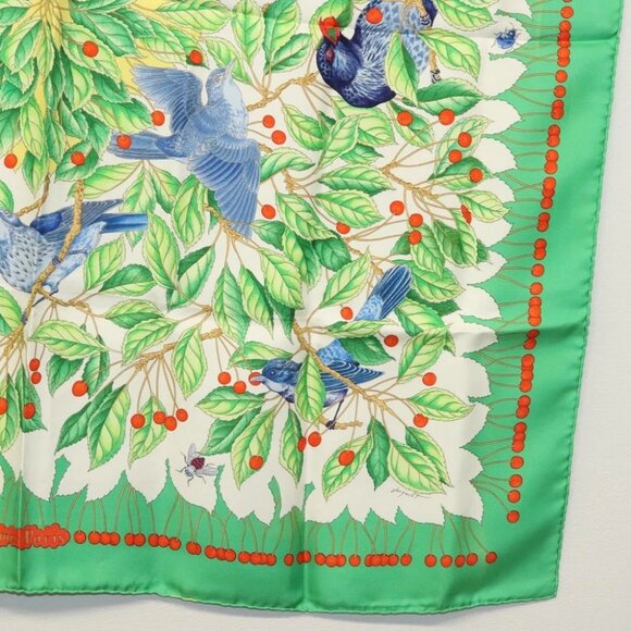 HERMES Carre 90 Scarf ""Les merises"" Silk Green Auth 135497 - Picture 7 of 14